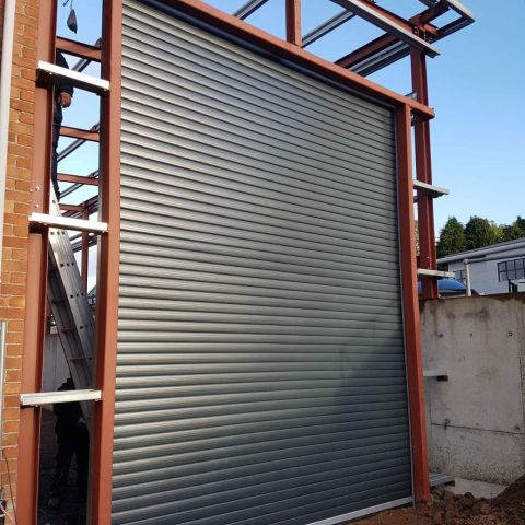 Industrial roller door