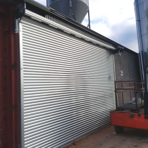 Industrial roller door