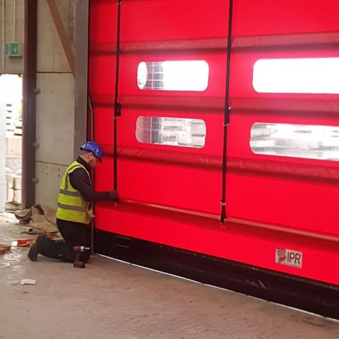 Rapid roll door