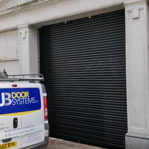 Insulated roller door