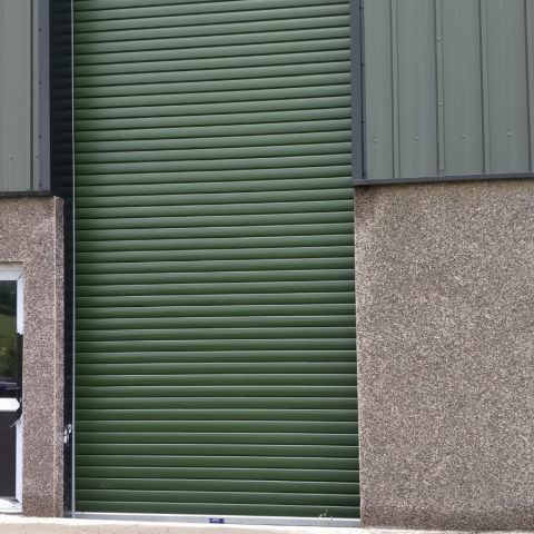 Insulated roller door