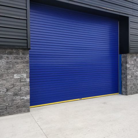 Insulated roller door