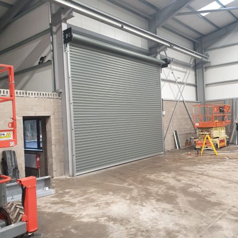 Insulated roller door