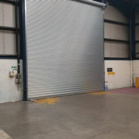 Insulated roller door