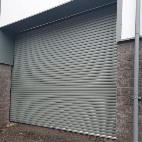 Insulated roller door