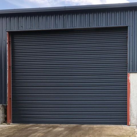 Insulated roller door